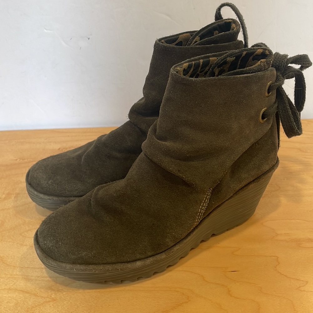FLY LONDON Yama Suede Wedge Size 38